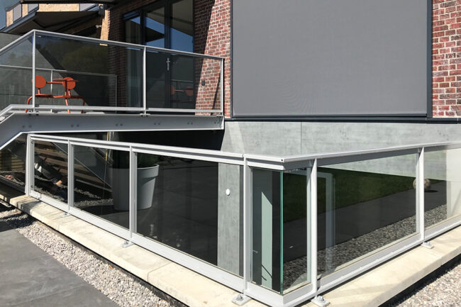 Woningen met UniKern® gevelaccenten in zinklook, zwartmetaal en Corten.